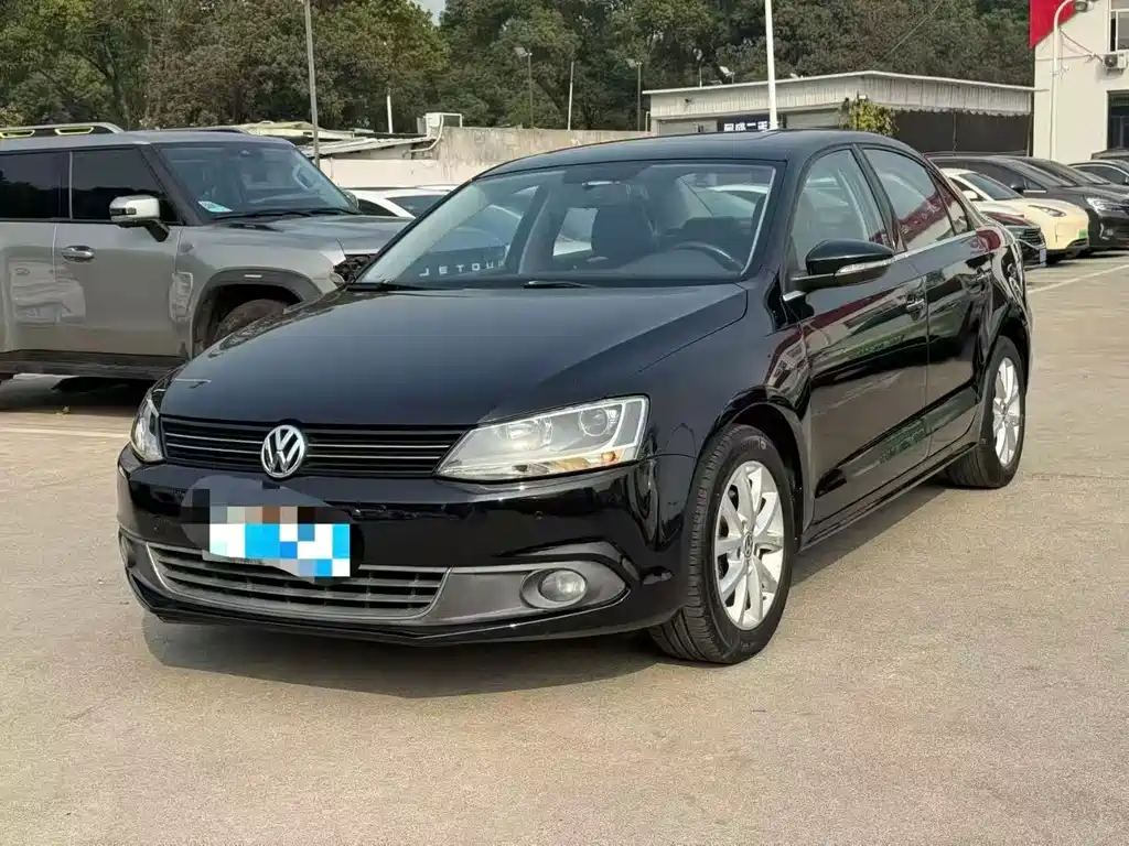Volkswagen Sagitar 2014