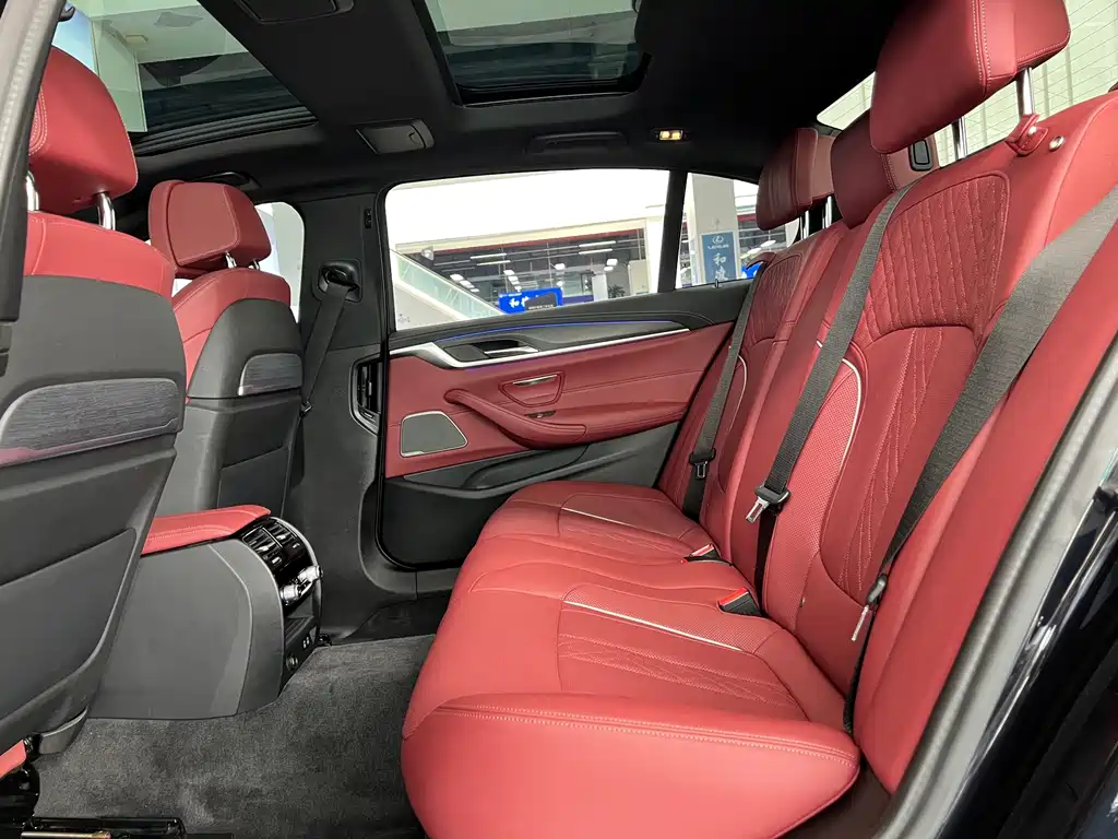 BMW 5 Series — миниатюра 23