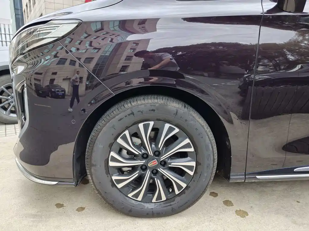 Hongqi Hongqi HQ9 PHEV — миниатюра 5