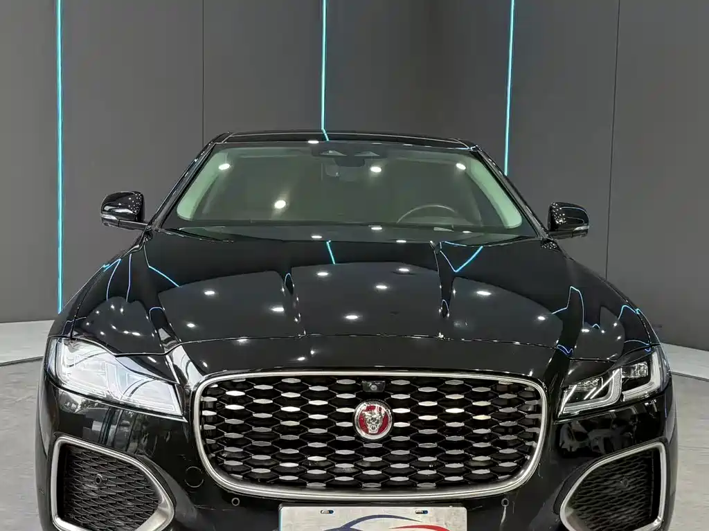 Jaguar XFL — миниатюра 2