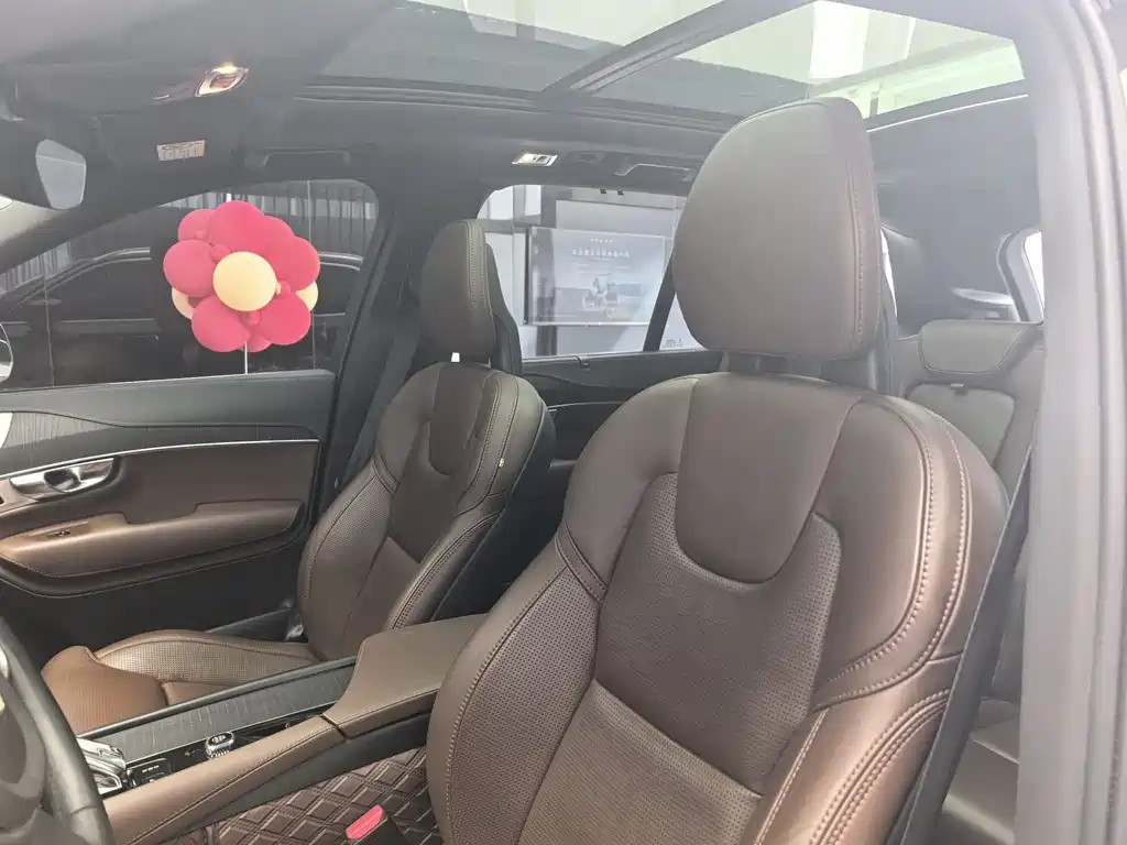 Volvo XC90 2022 E T8 Luxury 7 мест