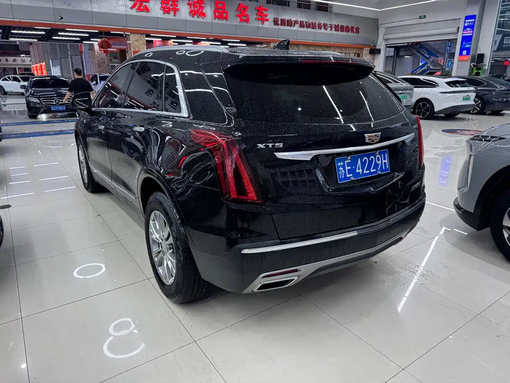 Cadillac XT5 — миниатюра 3