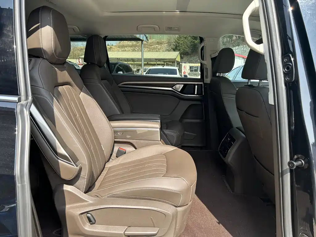 Volkswagen Viloran 2020 330TSI Luxury