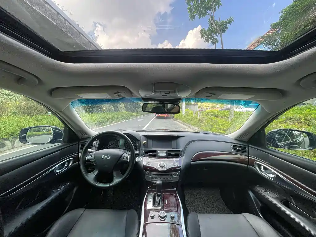 Infiniti Q70 — миниатюра 6