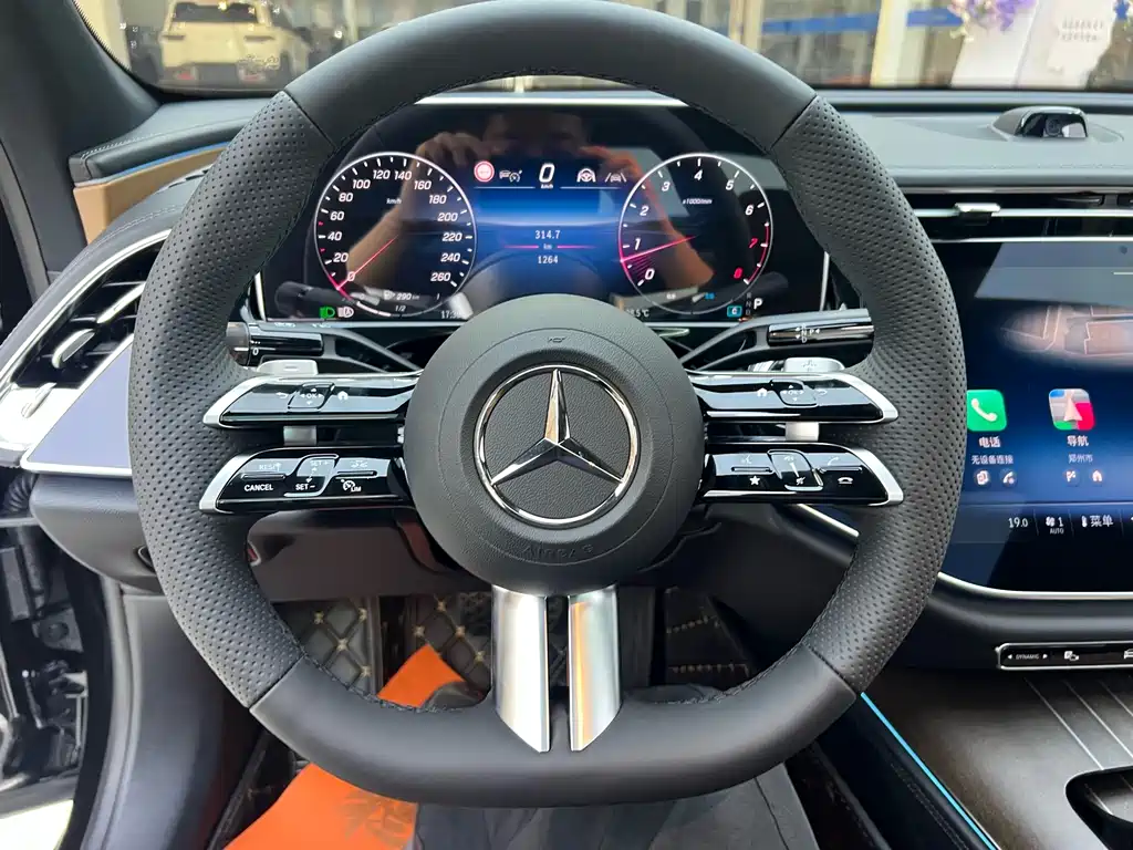 Mercedes-Benz E-Class — миниатюра 14