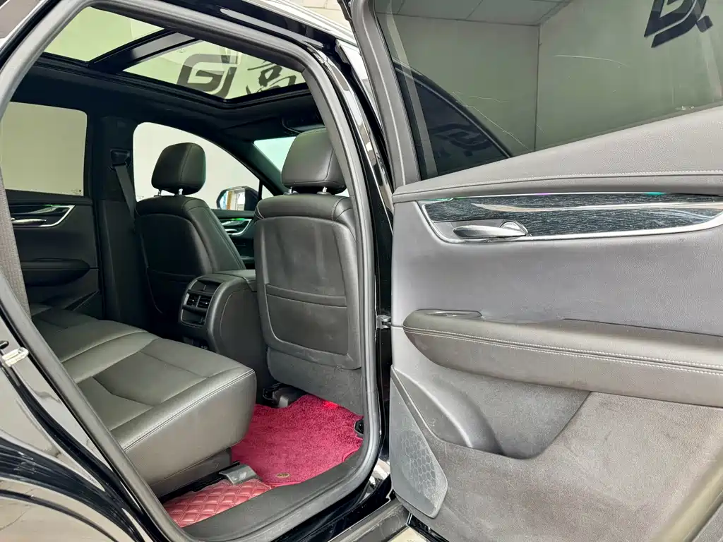 Cadillac XT5 — миниатюра 11