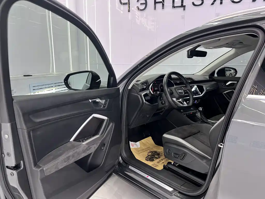 Audi Q3 2022 35 TFSI Fashion
