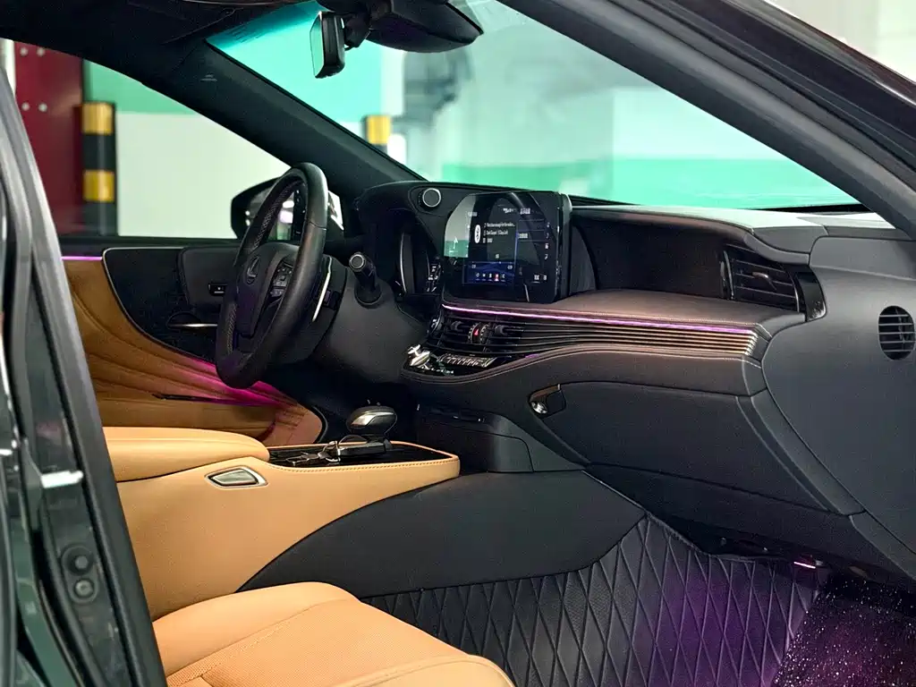 Lexus LS — миниатюра 15
