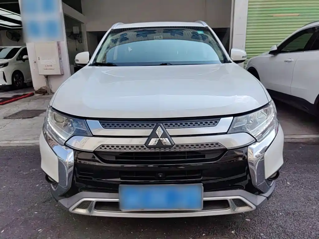 Mitsubishi Outlander — миниатюра 3