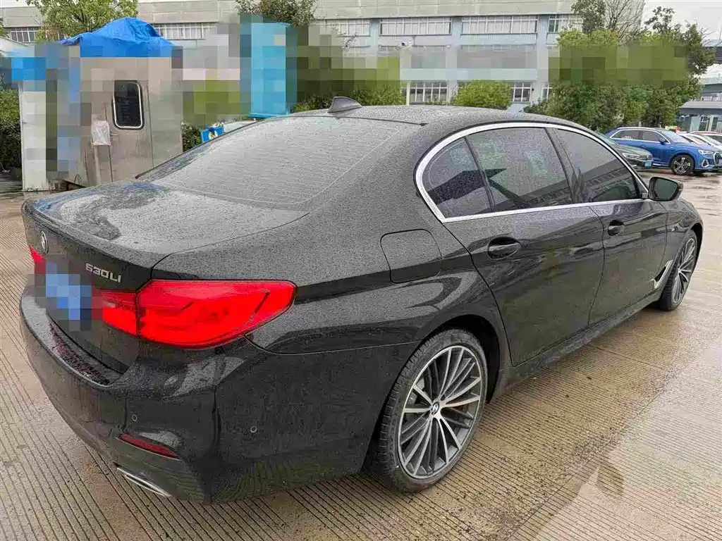 BMW 5 Series — миниатюра 2