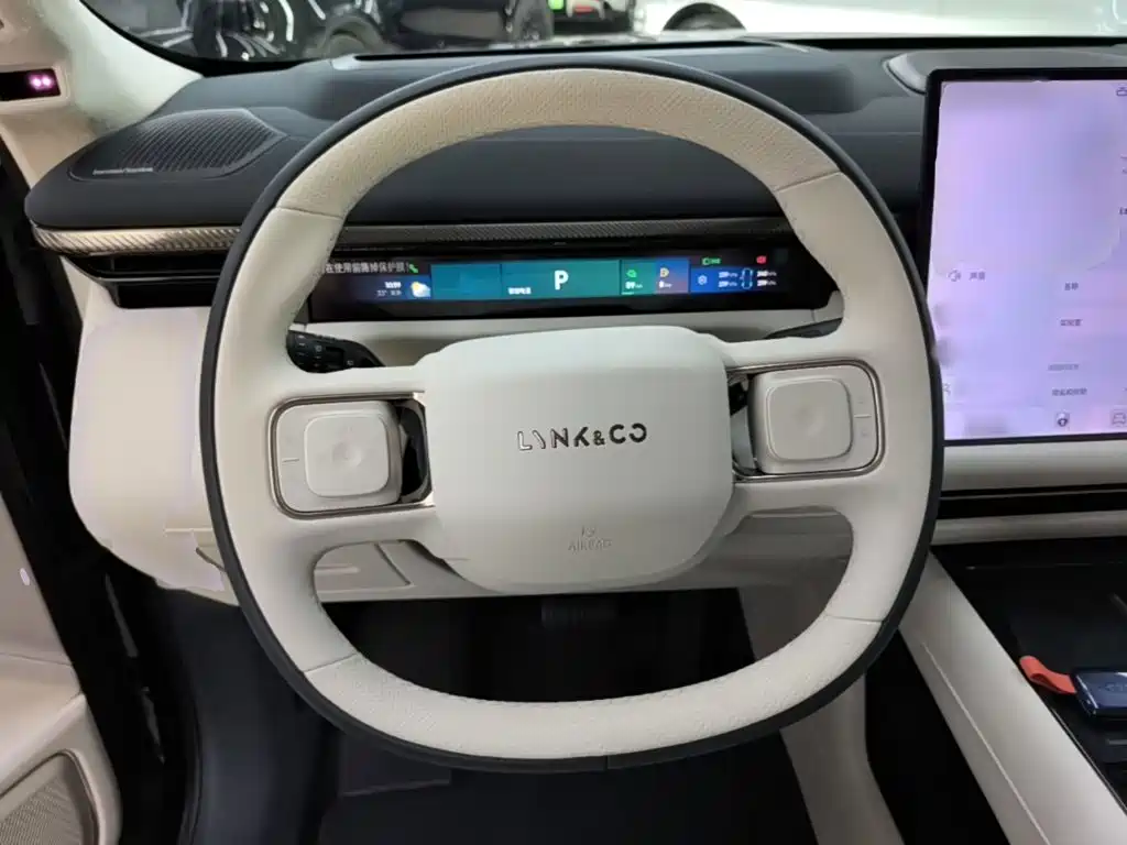 Lynk & Co Рука 900. — миниатюра 11