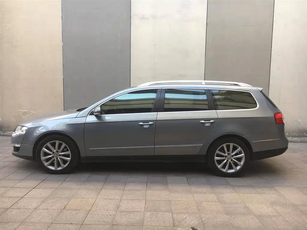 Volkswagen Passat 2011 2.0T Luxury