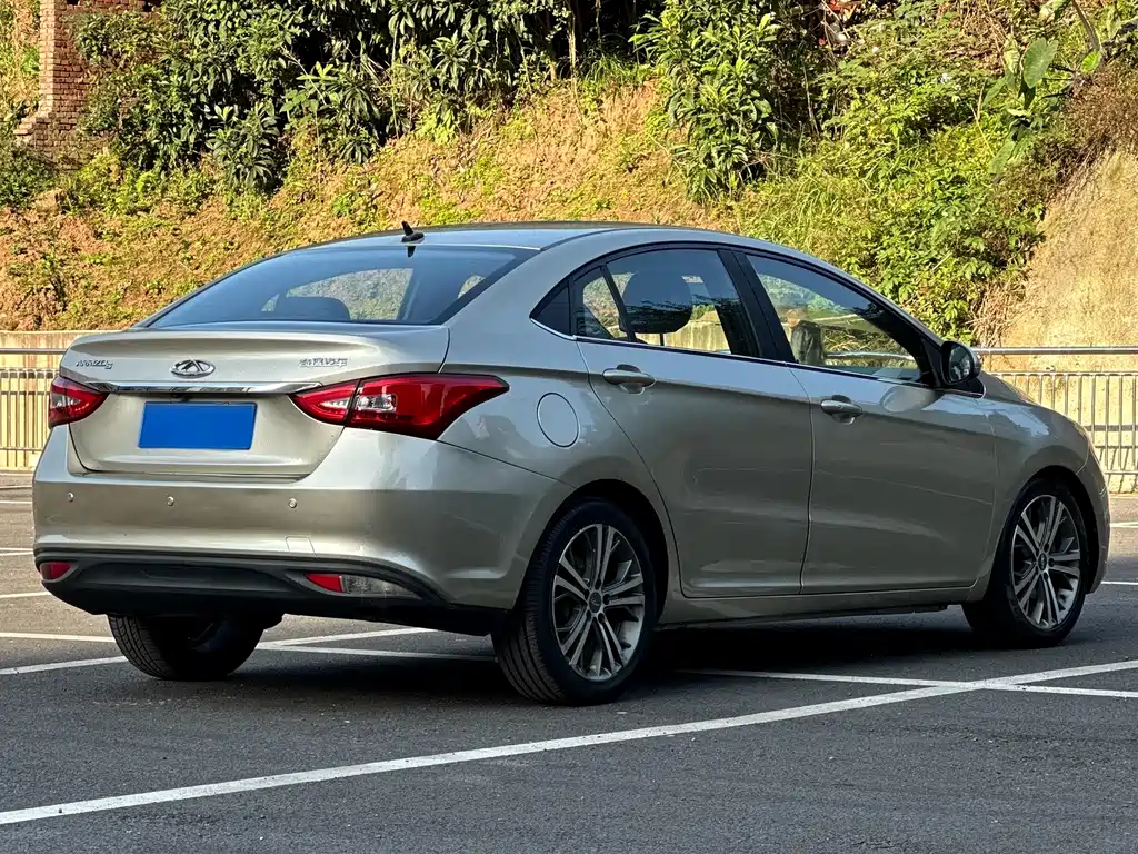 CHERY ARRIZO 5