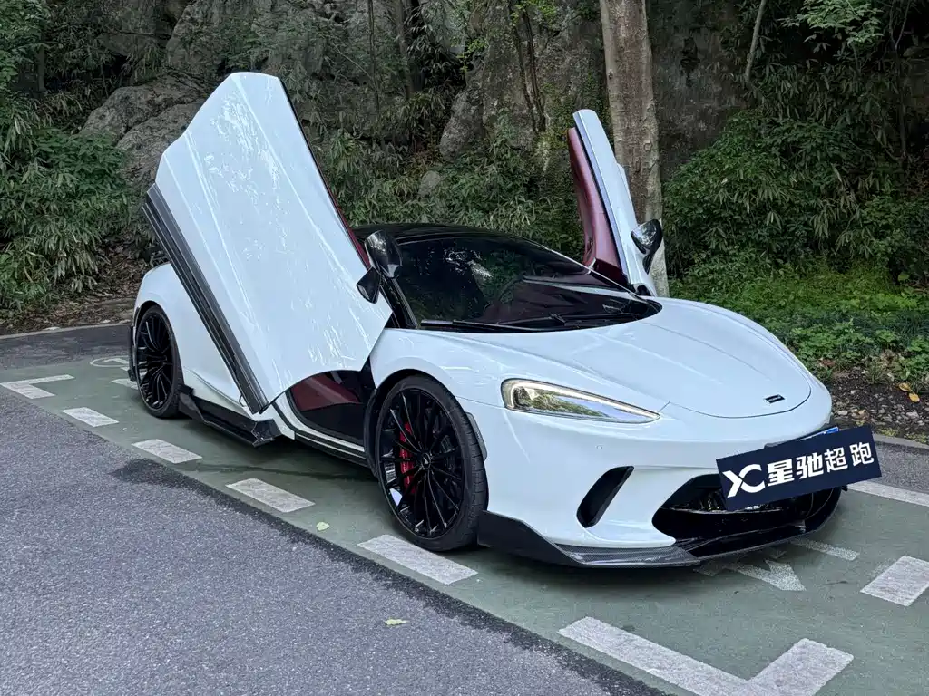 McLaren GT 2023