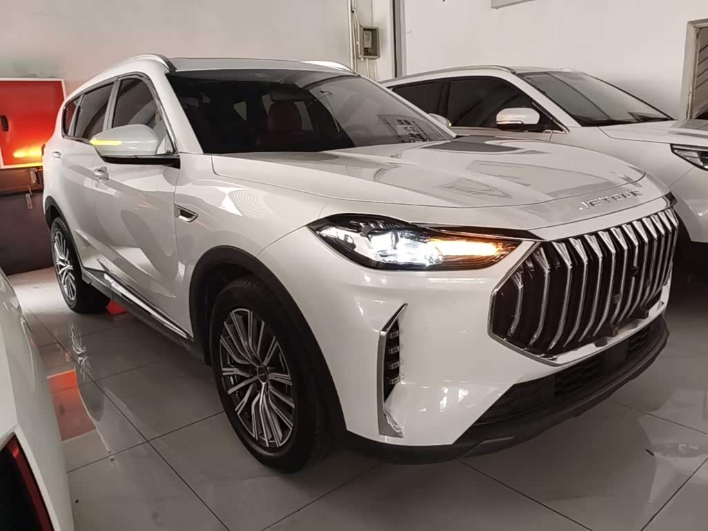 Jetour Jetour X70 PLUS 1.5 л 2024 г. Белый, пробег 30500 км