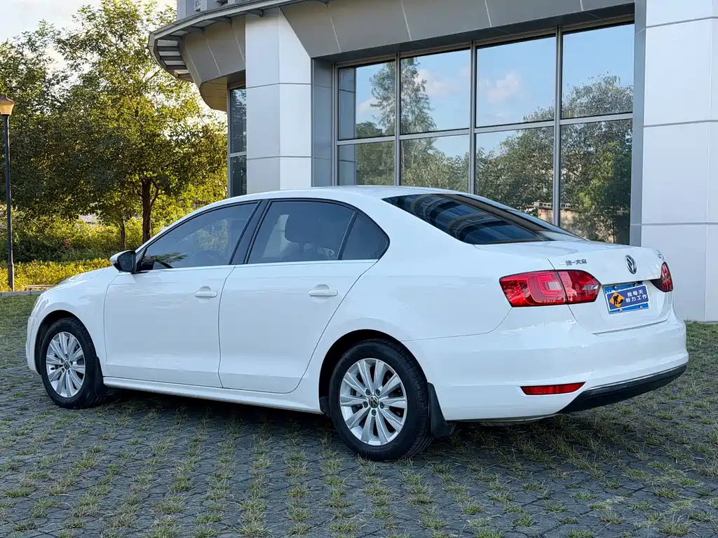 Volkswagen Sagitar — миниатюра 6