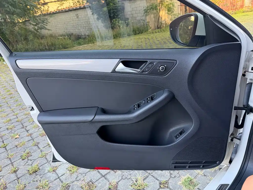 Volkswagen Sagitar — миниатюра 21