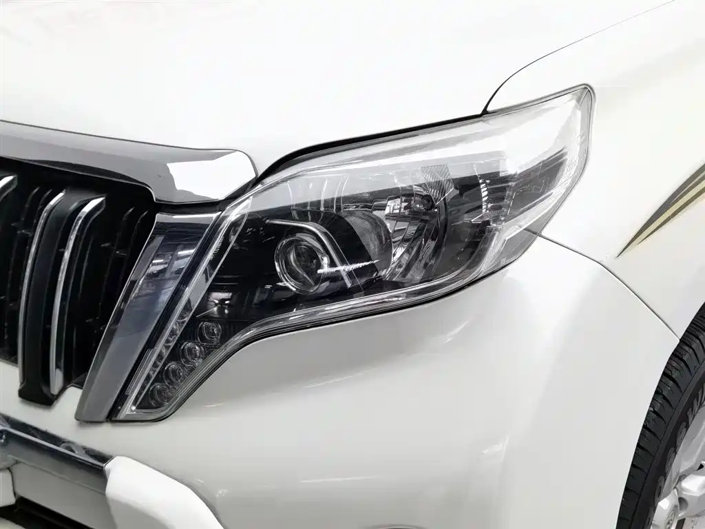Toyota Land Cruiser Prado 2015 2.7L AT Standard