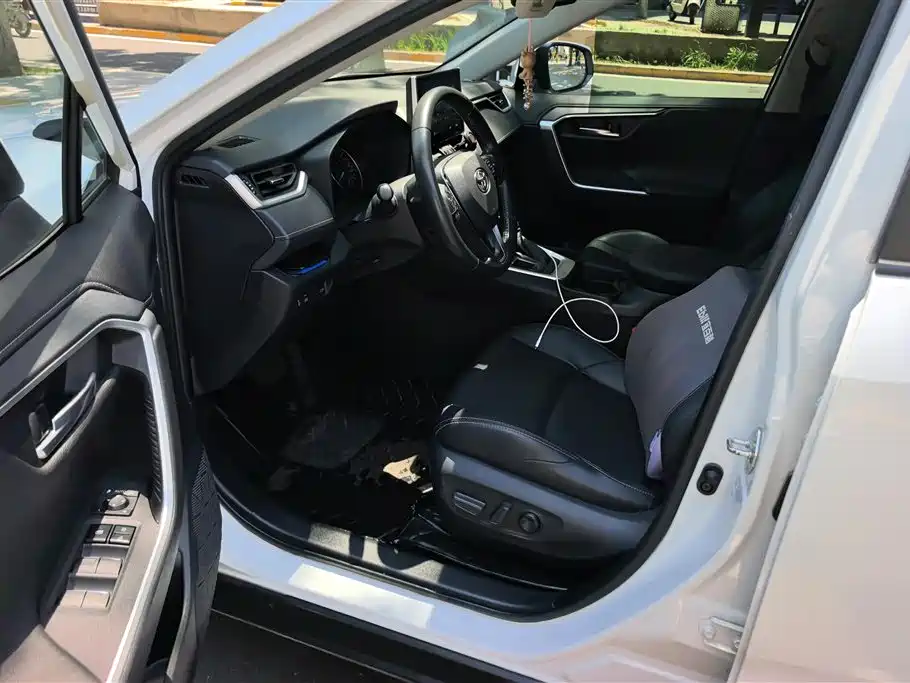 Toyota Wildlander 2020 2.5L E-CVT Luxury