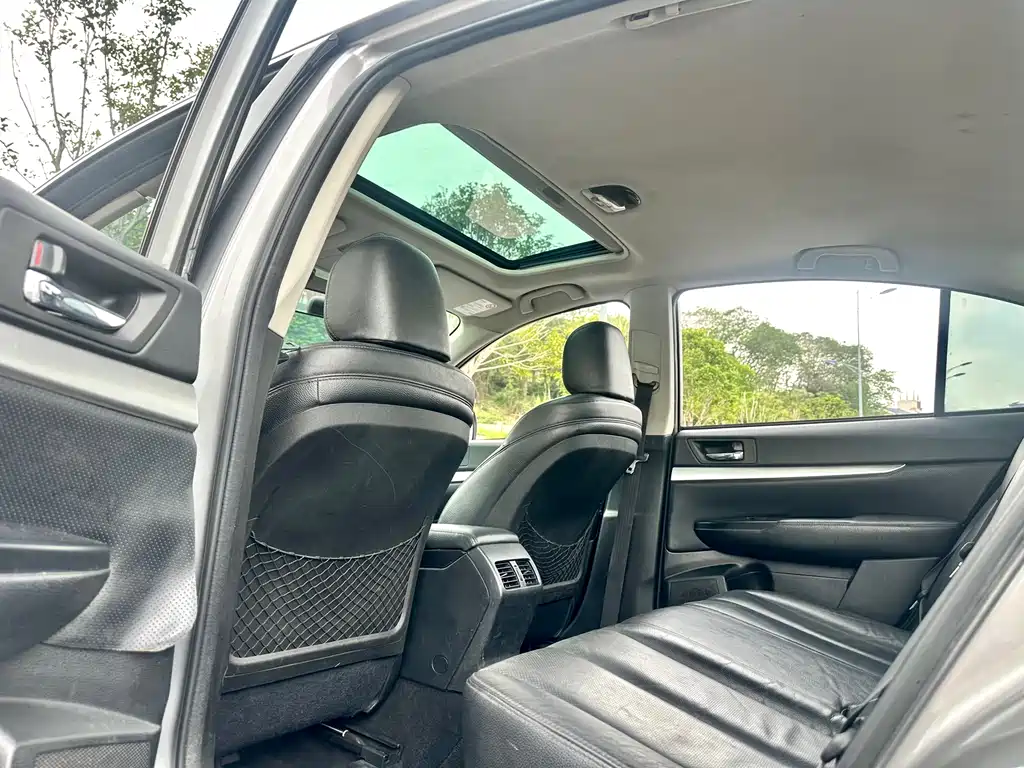 Subaru Legacy 2.0i Luxury Edition, фото 29