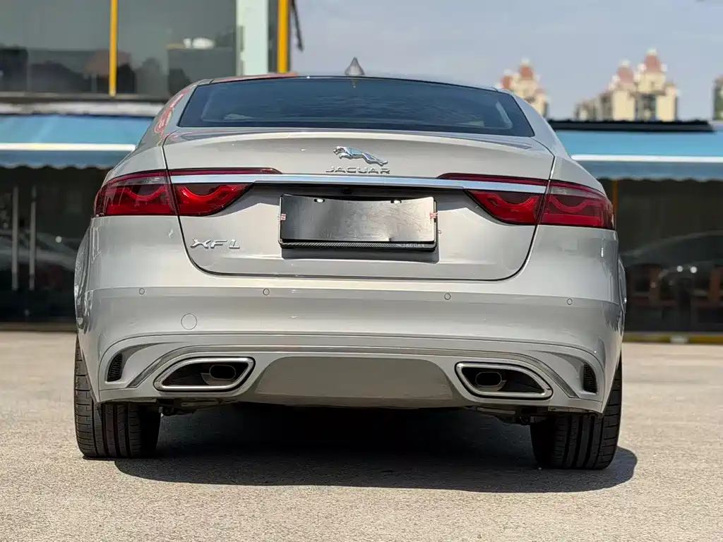 Jaguar XFL 2024 2.0T P250 Premium Luxury
