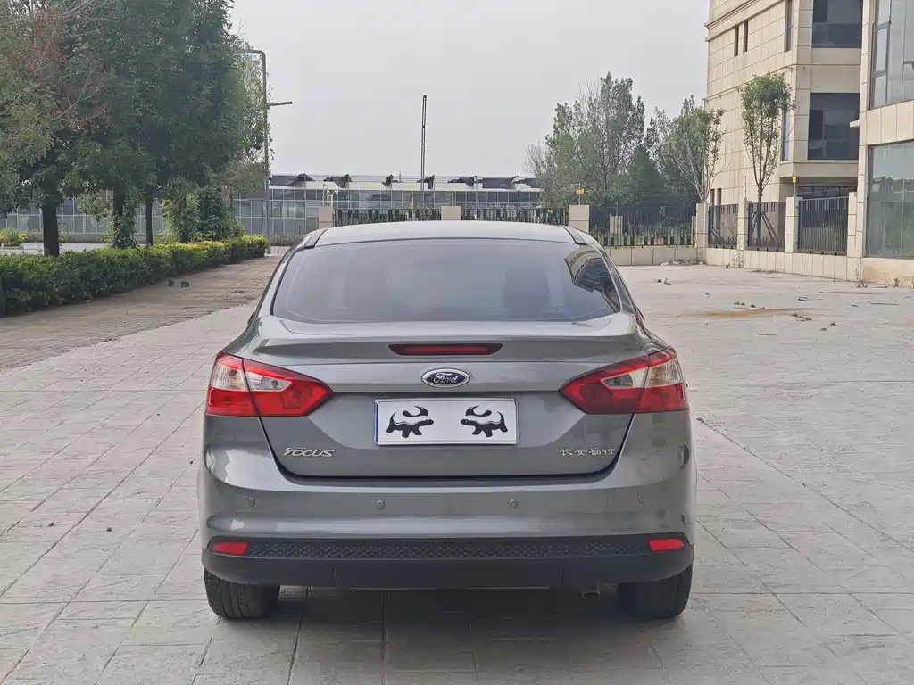 Ford Focus 2012 1.6L MT Comfort