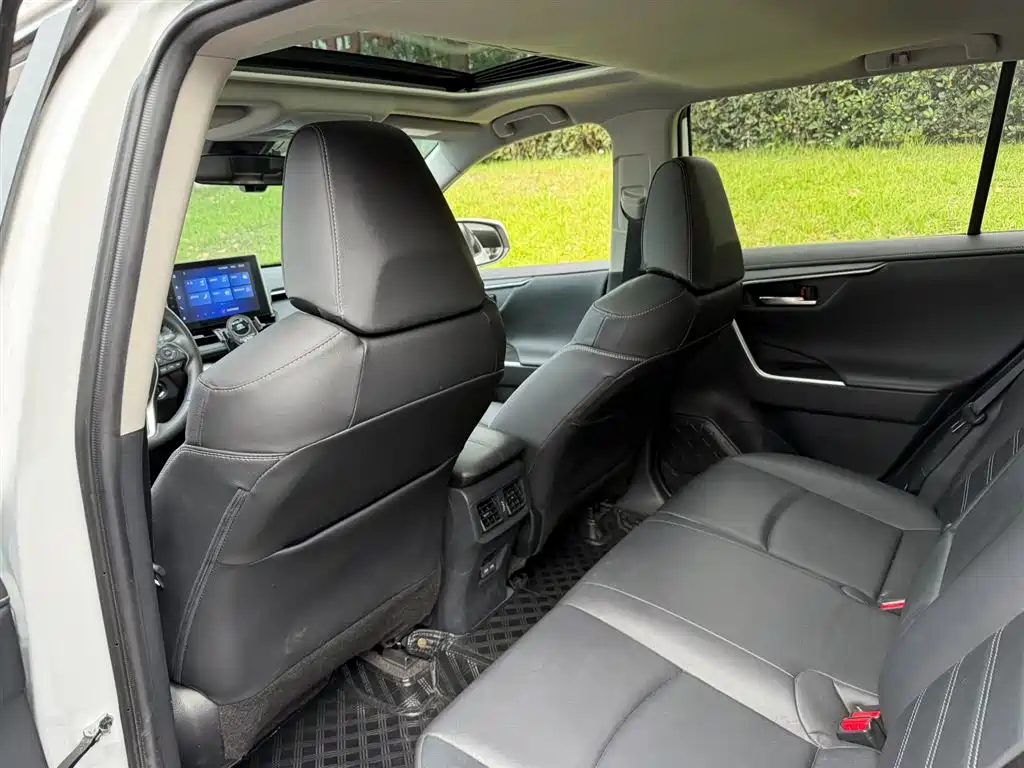Toyota RAV4 2022 2.0L CVT Plus