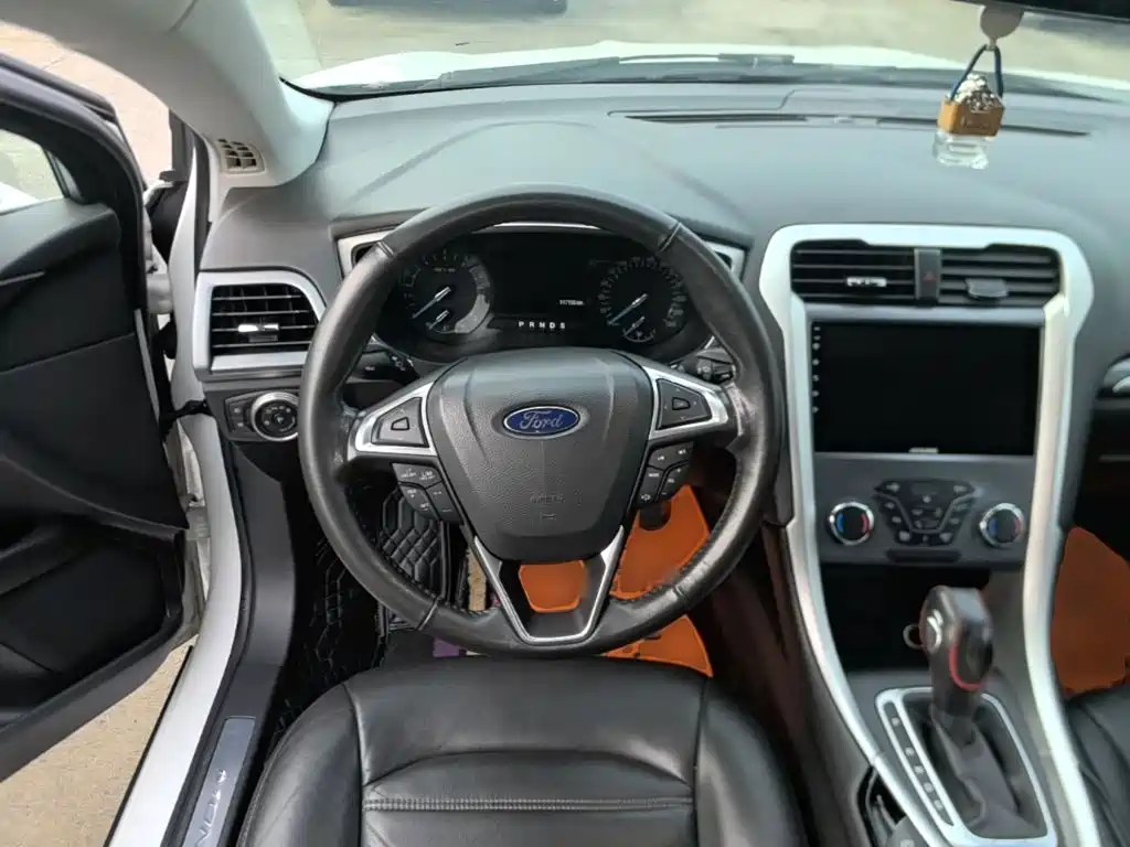 Ford Mondeo — миниатюра 11