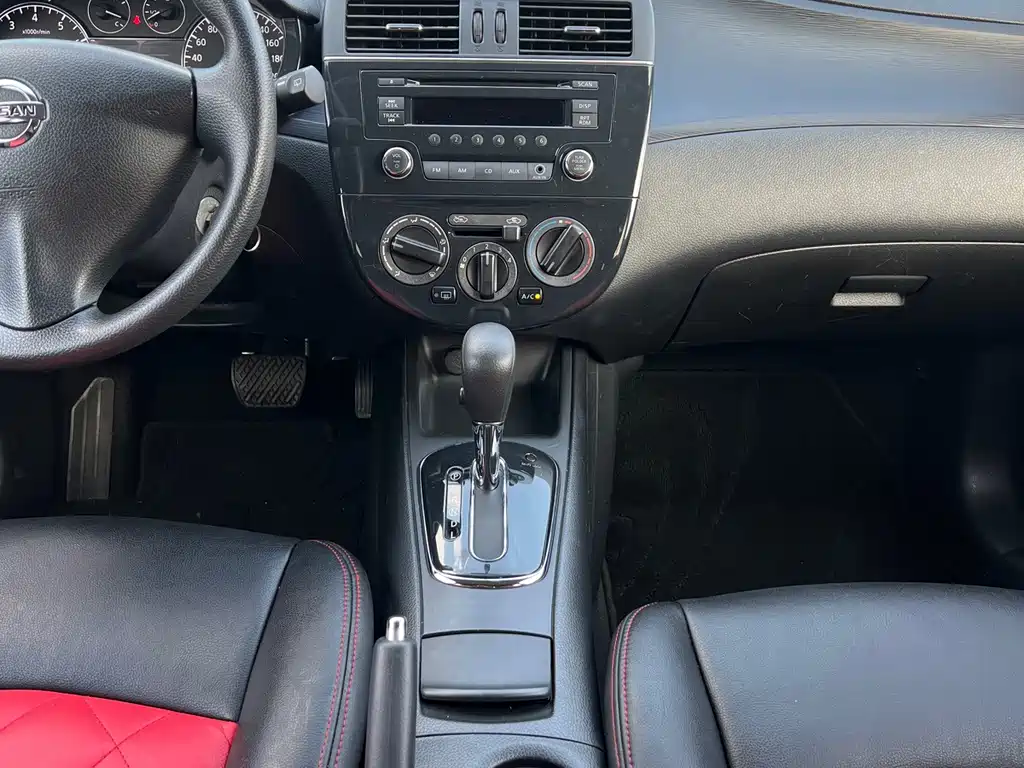 Nissan Tiida — миниатюра 5