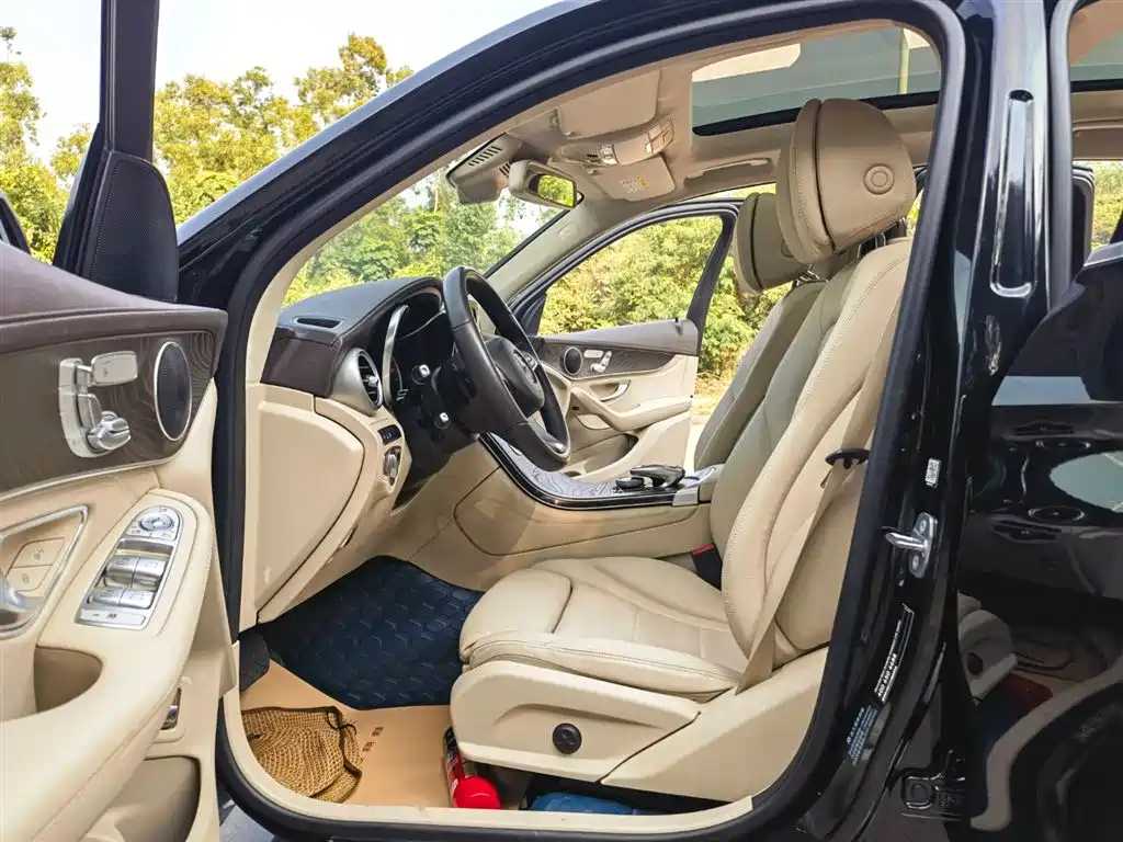 Mercedes-Benz GLC 2018 GLC 300 4MATIC