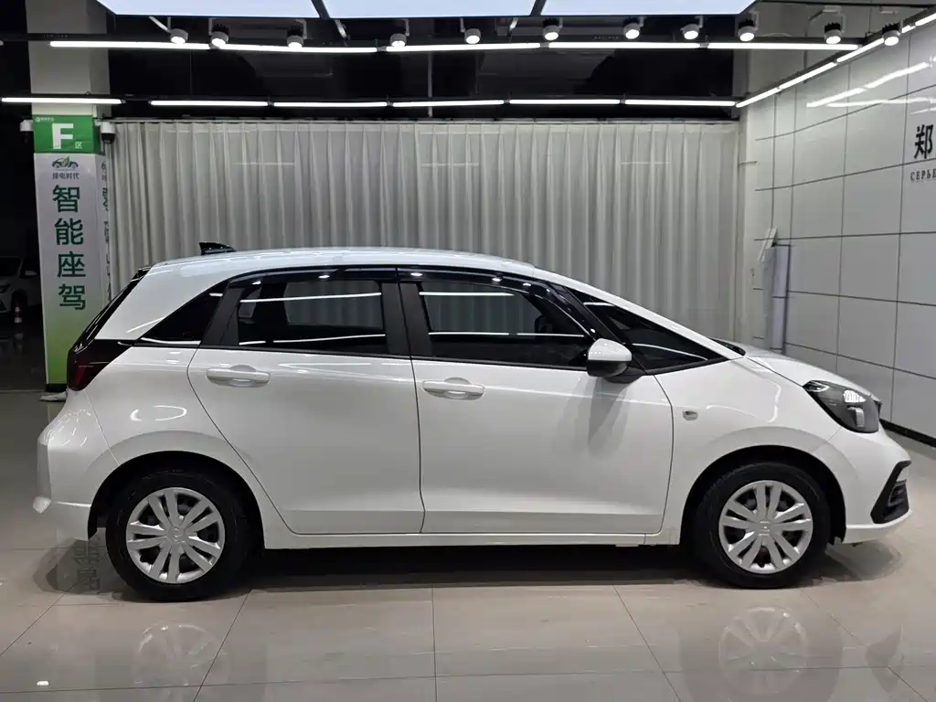 Honda Fit — миниатюра 7