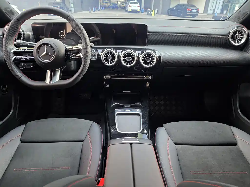 Mercedes-Benz A-Class A 2024 A 200 L Fashion