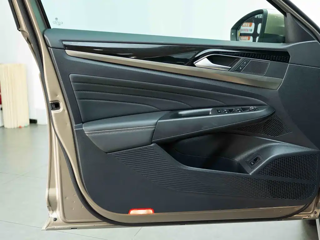 Volkswagen Passat — миниатюра 10