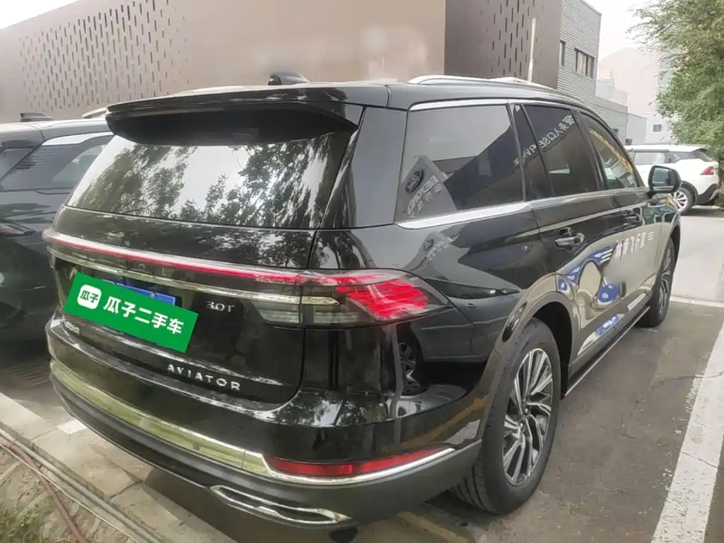 Lincoln Aviator 2024 3.0T V6 мест