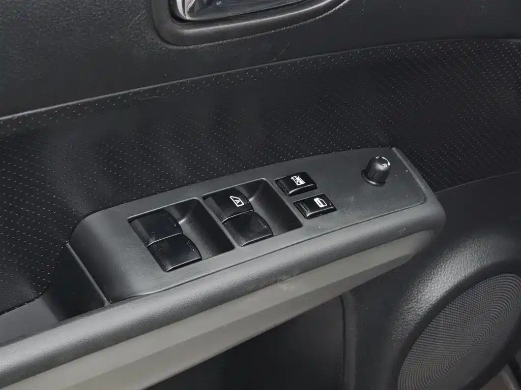 Dongfeng MX6 2015 2.0L CVT