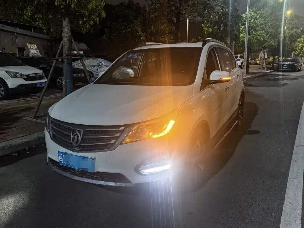 Baojun 560 2015