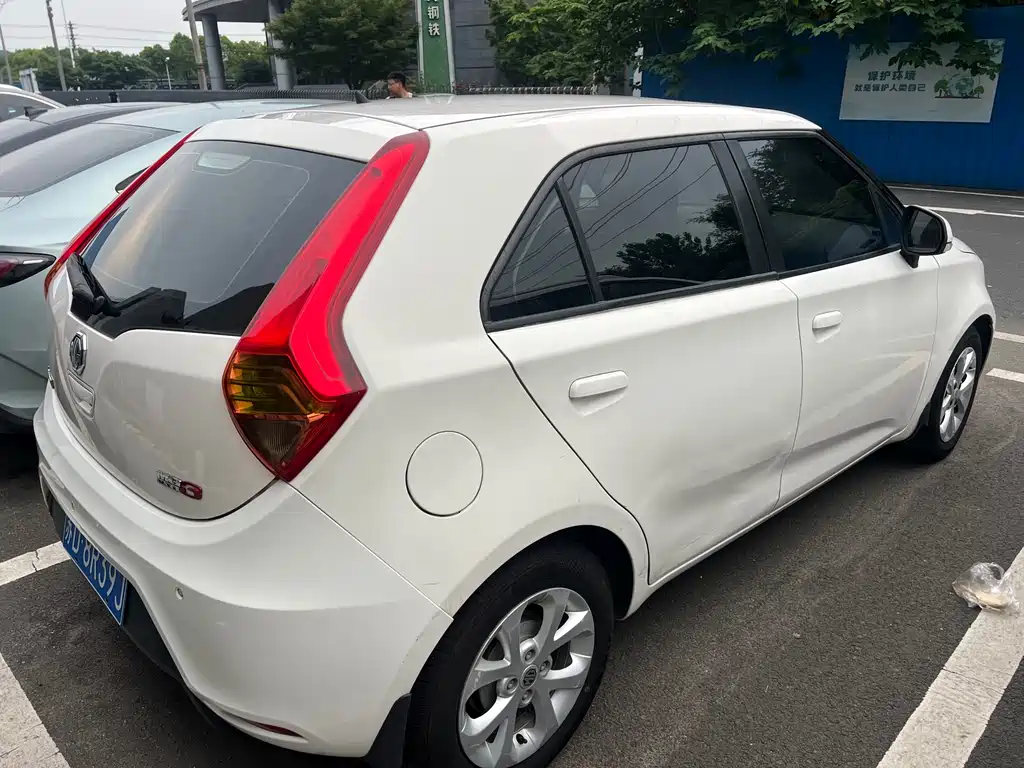 MG 3 2014 1.5L AMT Elite