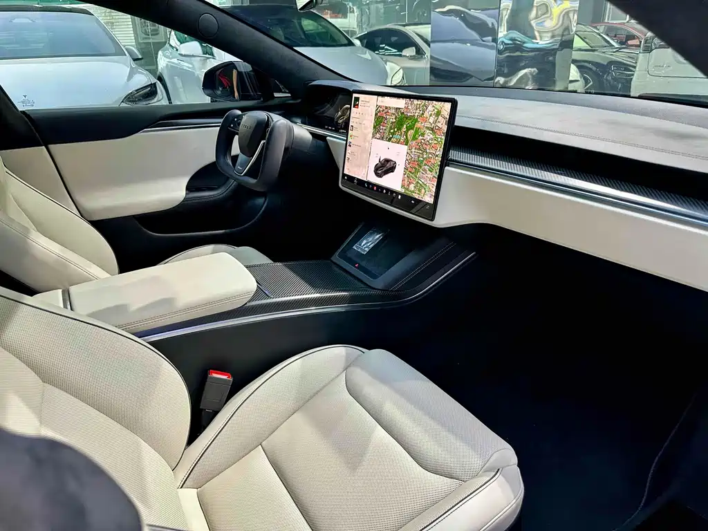 Tesla Model S — миниатюра 12