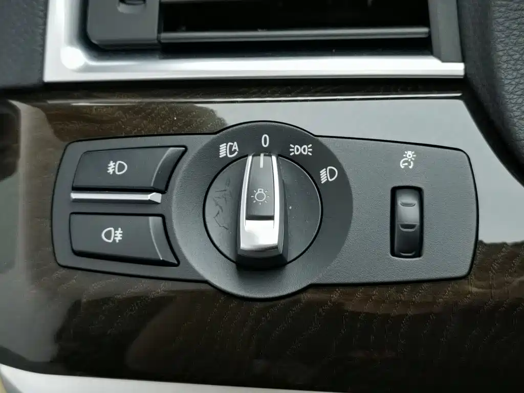 BMW 5 Series GT — миниатюра 21