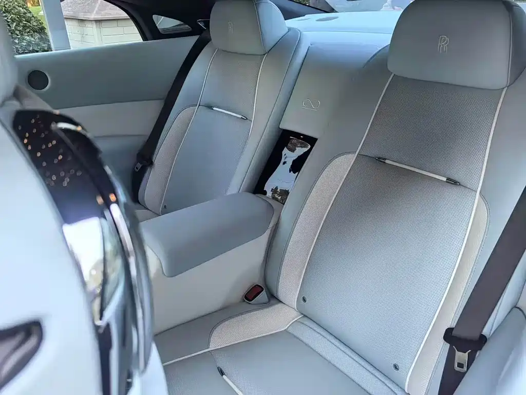 Rolls-Royce Wraith — миниатюра 7