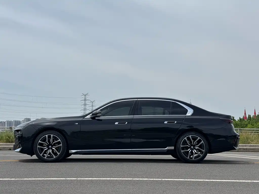 BMW 7 Series 7 2023 735Li M Sport