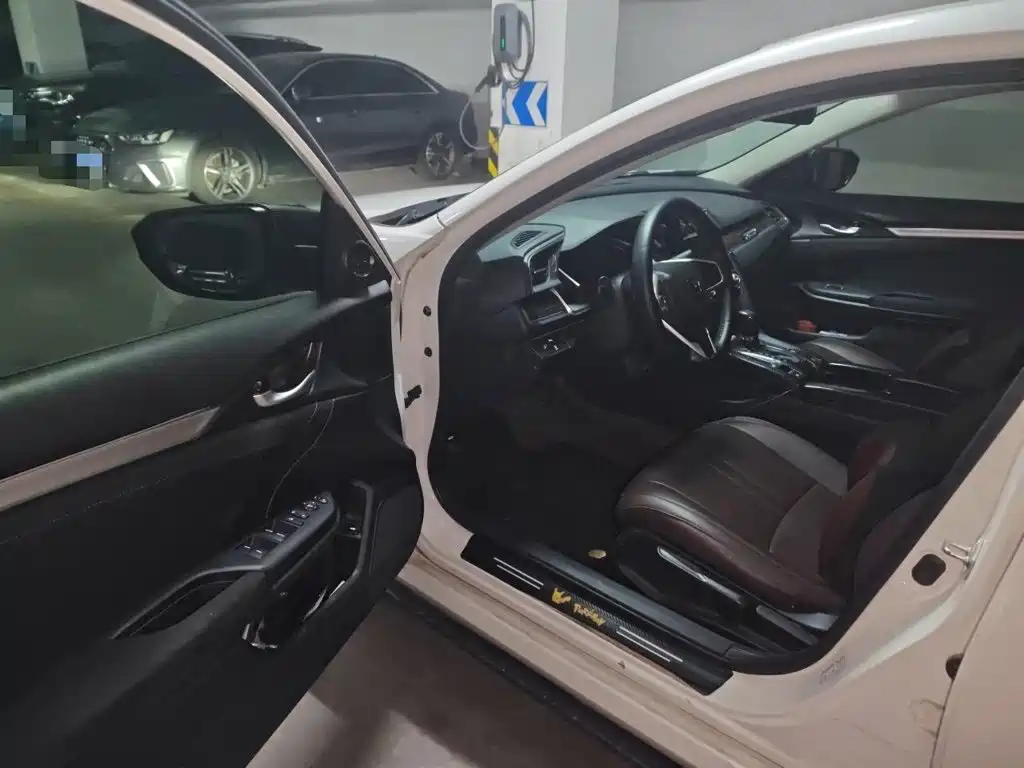 Honda Civic — миниатюра 12