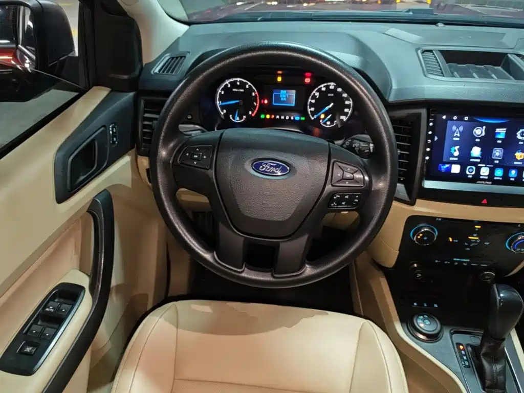 Ford Everest — миниатюра 11