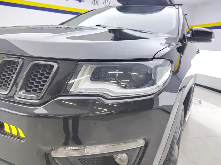 Jeep Compass — миниатюра 5