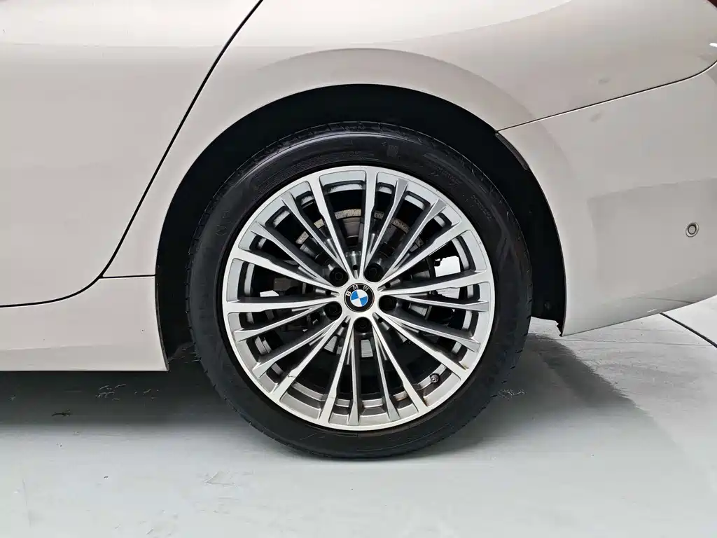 BMW 3 Series — миниатюра 13