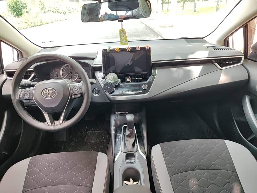 Toyota Corolla 1.2 л 2024 г. Белый, пробег 20400 км