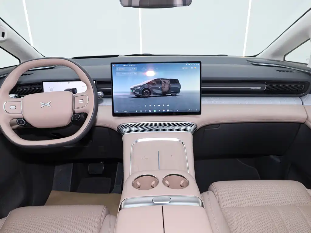XPeng X9 — миниатюра 10