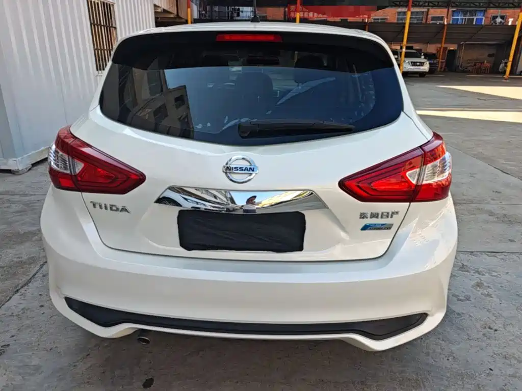Nissan Tiida — миниатюра 6