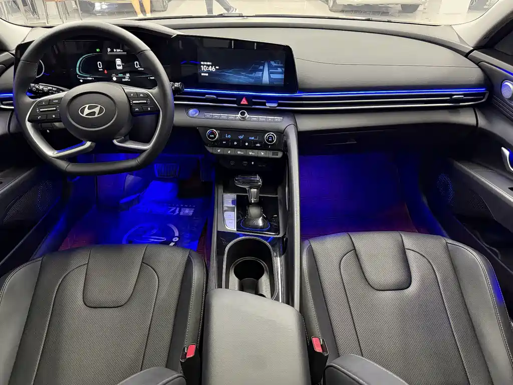 Hyundai Elantra — миниатюра 12
