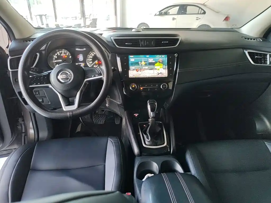 Nissan Qashqai — миниатюра 10